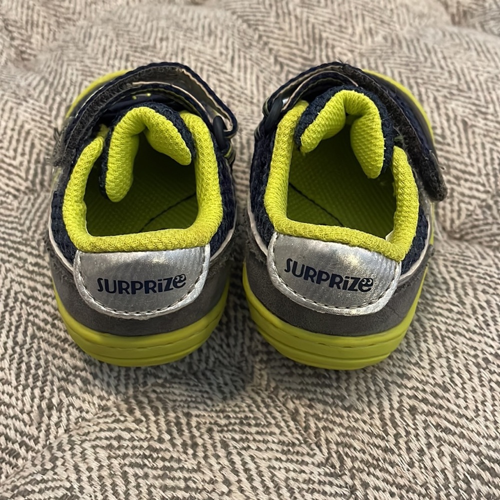 Stride Rite size 2 - Picture 4 of 5